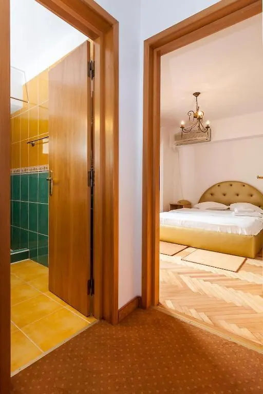 Yellow Apartment - City Central Bucharest Romania